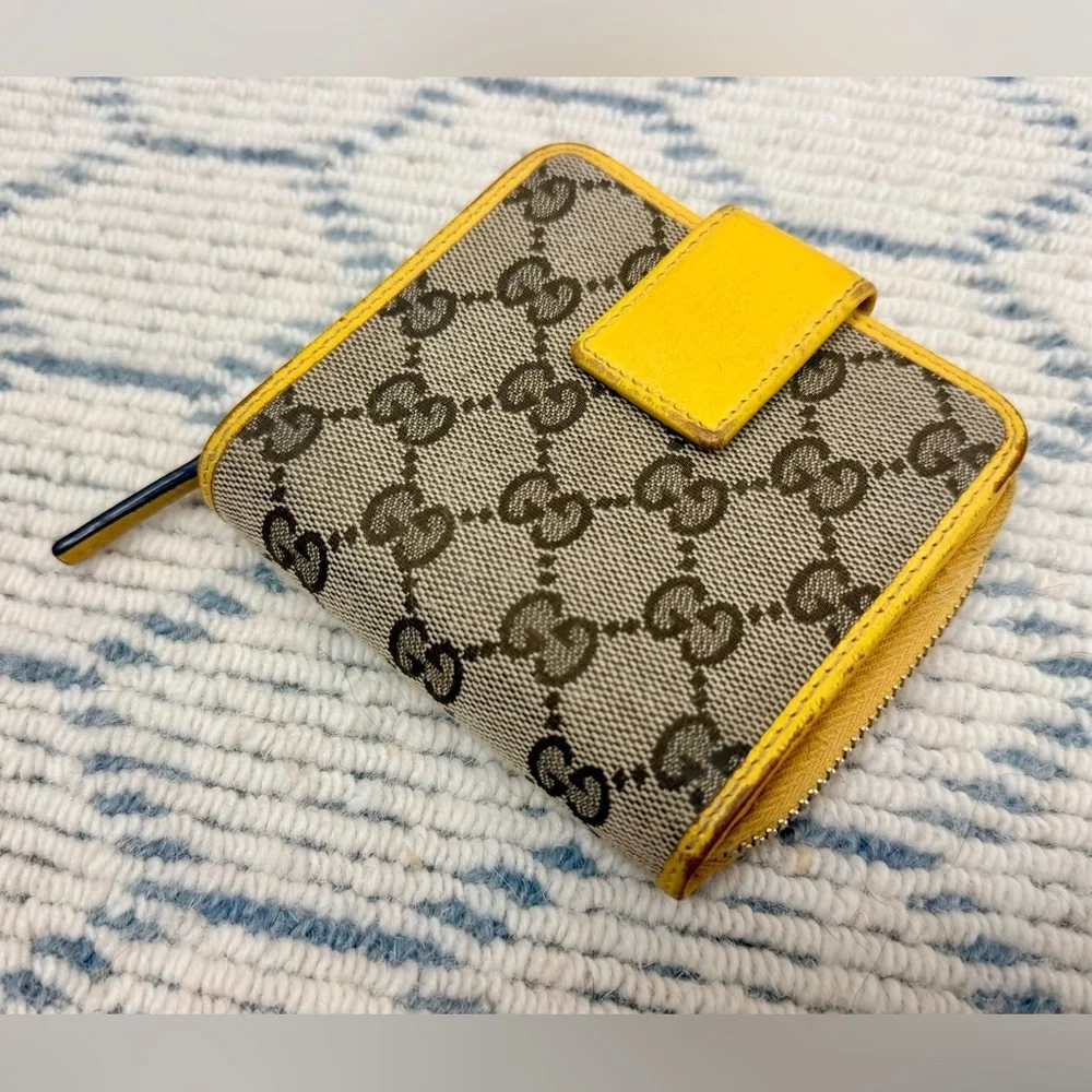 GUCCI GG Monogram Canvas Yellow Leather Bifold Zip Around Wallet Made in Italy